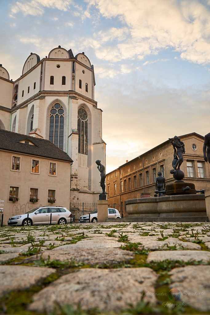 Domplatz mit dem Dom