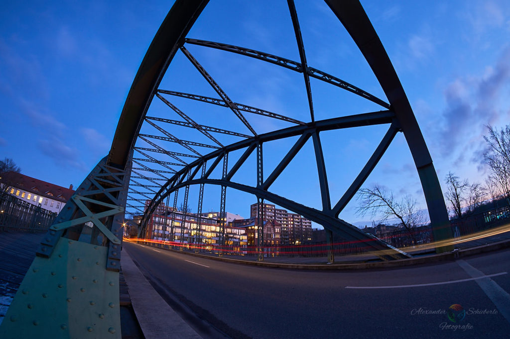 Genzschmer Brücke im Weitwinkel