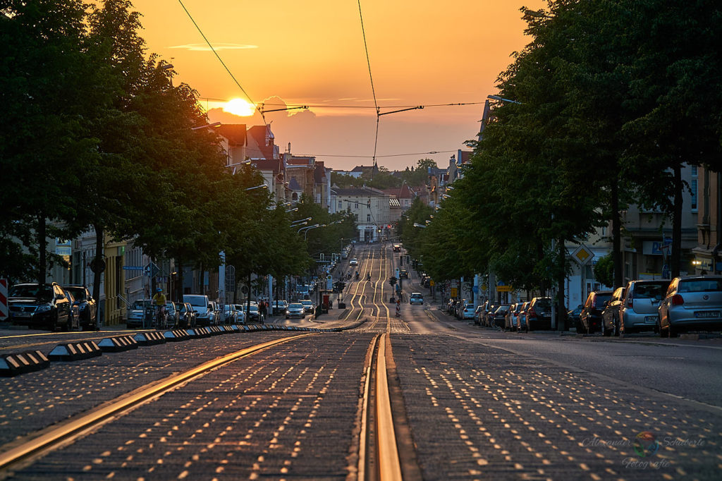 Ludwig-Wucherer-Straße zum Sonnenuntergang